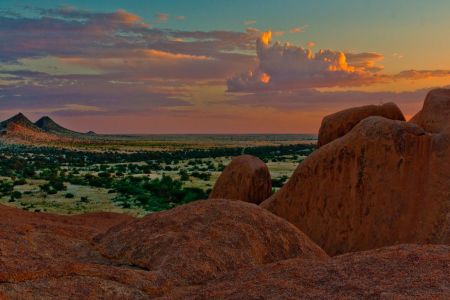 Abendstimmung bei Sonnenuntergang auf der Spitzkoppe